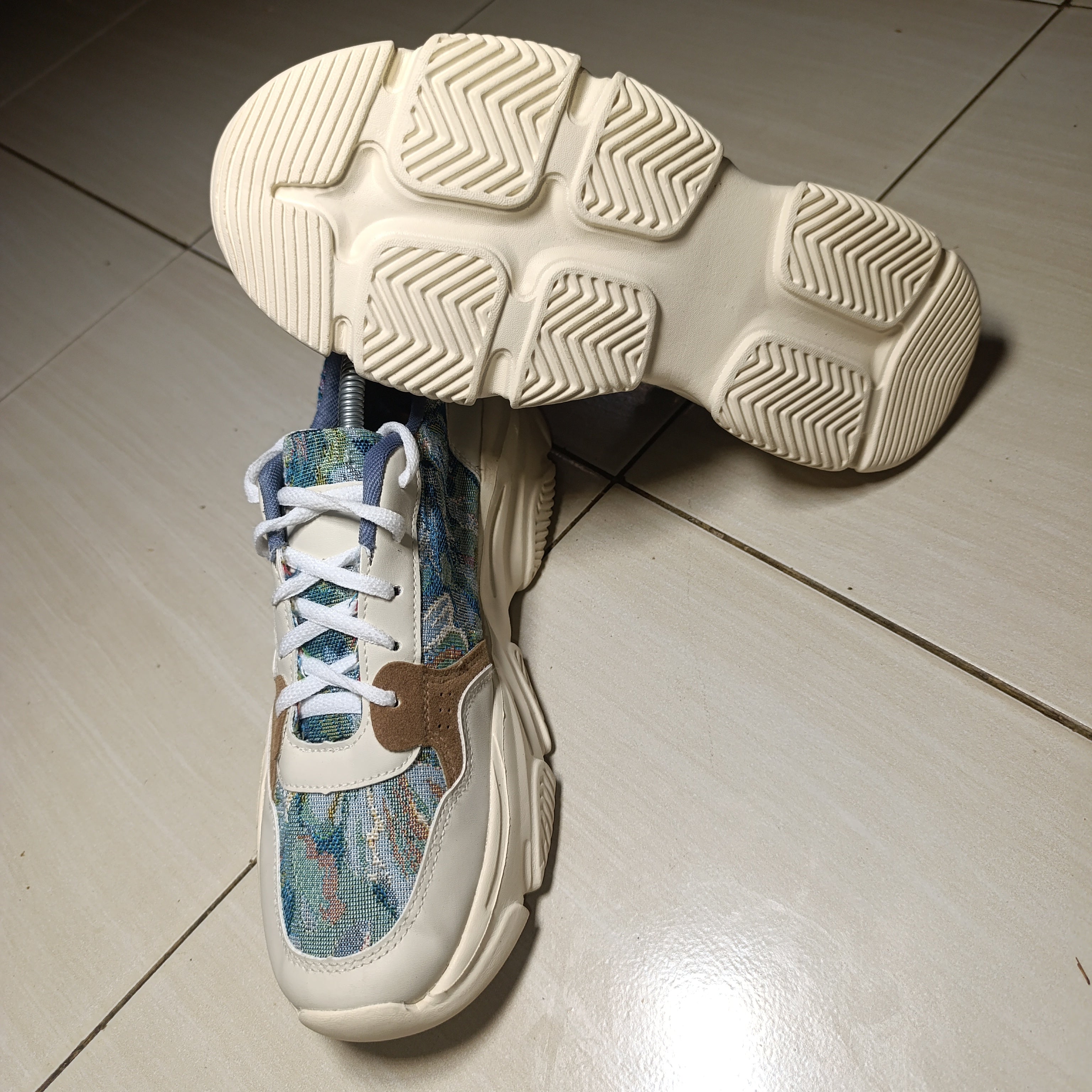 Chunky Sneakers – Bold Style, Feather-Light Feel